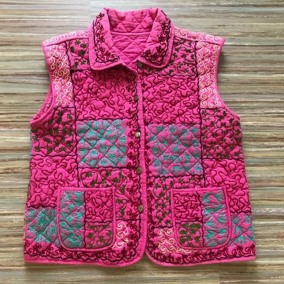 Quilted Vest with All Over Embroidery Design Pink with Pockets Size M/L - Picture 2 of 6